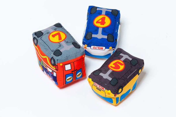 Molto Tapis d'éveil City and Fun avec 9 véhicules en tissu (transformable en sac) - Jouet d'éveil dès 1 an Molto Tapis d'éveil City and Fun avec 9 véhicules en tissu (transformable en sac) - Jouet d'éveil dès 1 an