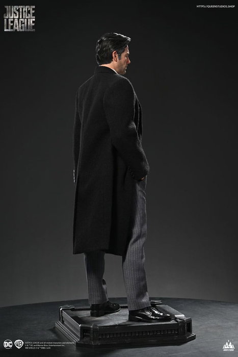 Justice League statuette 1/4 Bruce Wayne (Ben Affleck) 51 cm Justice League statuette 1/4 Bruce Wayne (Ben Affleck) 51 cm