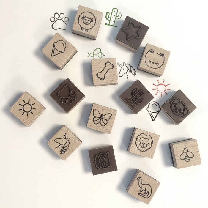 Jeux 2 momes Jeu de 15 tampons et sceaux Jeux 2 momes Jeu de 15 tampons et sceaux