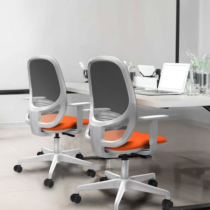 Chaise Cilanco Synchro 3 positions tissu Gris foncé Maille Gris Structure polyamide blanc Accoudoirs blancs Sans appui-tête Roulettes 65mm nylon