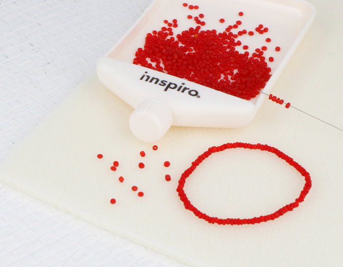 Innspiro Rocaille en verre rouge émaillé 2,3 mm, 120 g Innspiro Rocaille en verre rouge émaillé 2,3 mm, 120 g