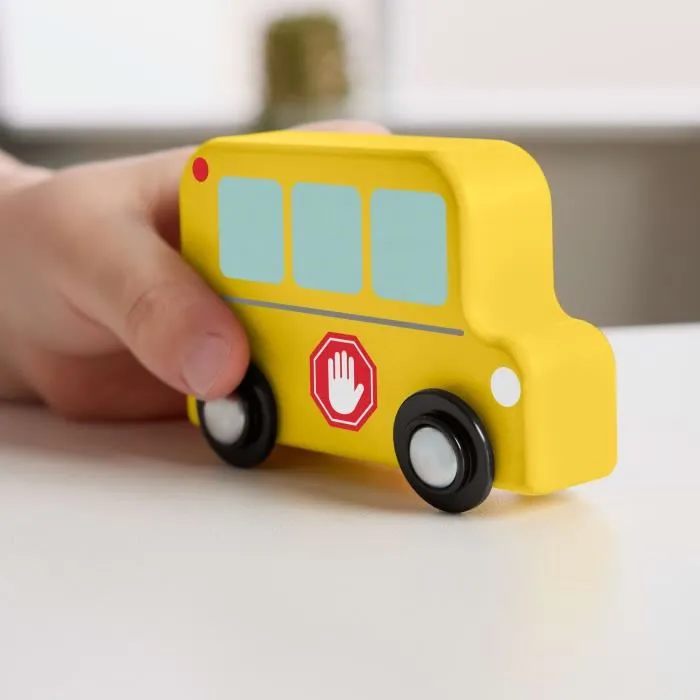 Fisher-Price JCY32 - Pack de 5 véhicules à pousser pour enfants dès 12 mois (camion de pompiers, véhicule de police, bus scolaire) en bois Fisher-Price JCY32 - Pack de 5 véhicules à pousser pour enfants dès 12 mois (camion de pompiers, véhicule de police, bus scolaire) en bois