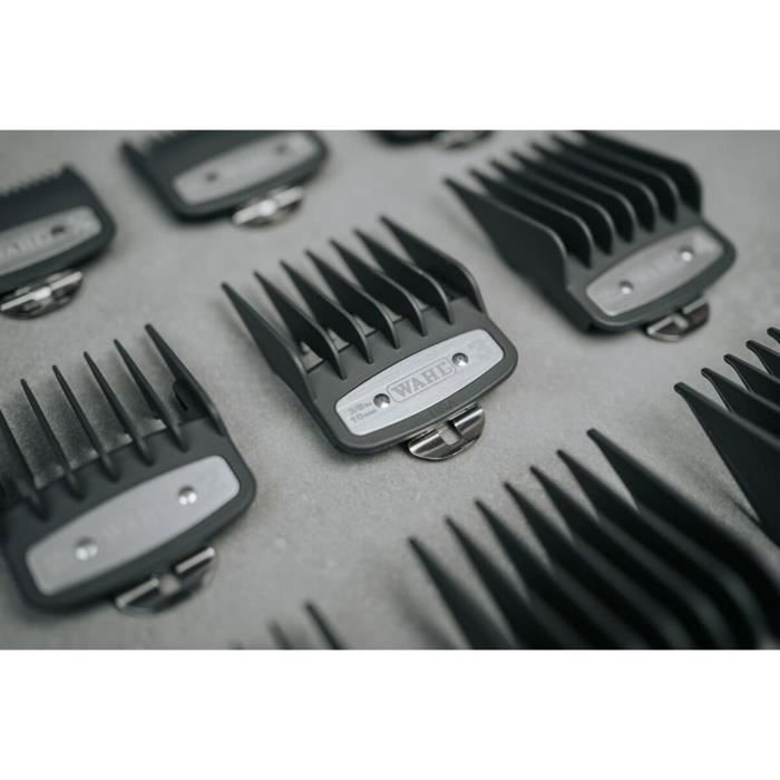 Wahl Elite Pro Tondeuse Secteur Noir et Argenté avec 10 Sabots Wahl Elite Pro Tondeuse Secteur Noir et Argenté avec 10 Sabots