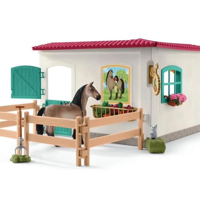 Schleich 42591 Horse Club - Sellerie du centre équestre, coffret jouet avec 85 éléments, 1 cheval et 1 personnage, pour enfants dès 5 ans