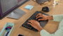 Logitech Wave Keys - Clavier ergonomique sans fil Bluetooth avec repose-poignets rembourré - Conception en vague certifiée - Compatible Windows, macOS, iPadOS, Android