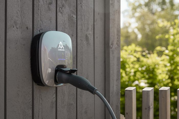 Charge Amps Luna - Borne de recharge murale pour véhicule électrique - 22 kW - Triphasé - 32 A - Avec fonction d'équilibrage de charge et compatibilité énergie solaire