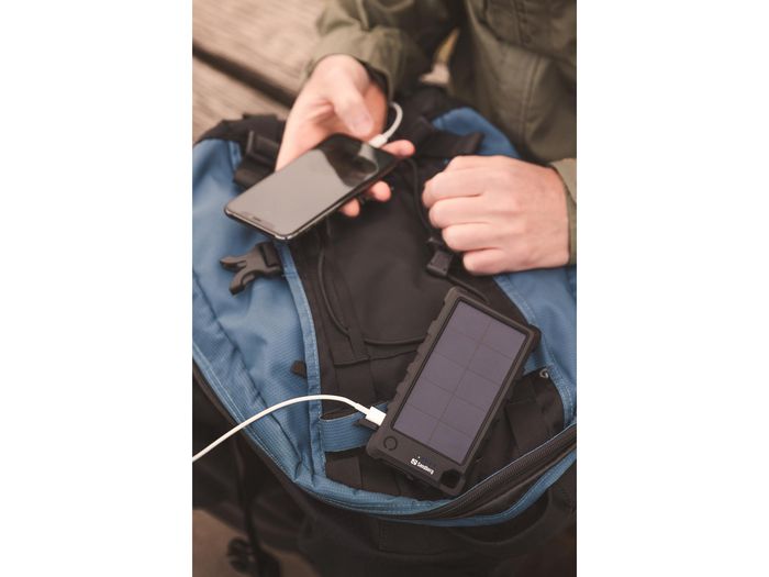 Sandberg - Batterie Externe Solaire Outdoor 10000 mAh - Recharge Solaire, IP66 Étanche et Résistante, avec Ports USB-C et USB-A, Lampe Torche Intégrée Sandberg - Batterie Externe Solaire Outdoor 10000 mAh - Recharge Solaire, IP66 Étanche et Résistante, avec Ports USB-C et USB-A, Lampe Torche Intégrée