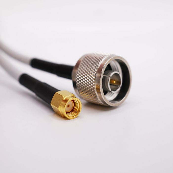 Panorama Antennas CS32 - Câble coaxial 2 mètres, connecteur N mâle vers SMA mâle RP, pour antennes et équipements RF Panorama Antennas CS32 - Câble coaxial 2 mètres, connecteur N mâle vers SMA mâle RP, pour antennes et équipements RF