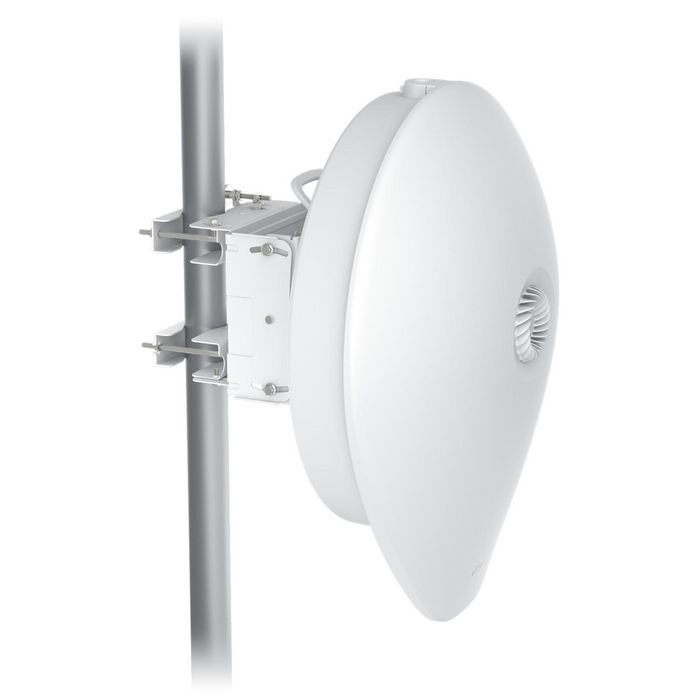 Ubiquiti airFiber 60 Xtreme-Range - Pont radio longue portée 60 GHz, 5.4 Gbps, 15+ km, avec backup 5 GHz, Bluetooth, GPS et port 10G SFP+ Ubiquiti airFiber 60 Xtreme-Range - Pont radio longue portée 60 GHz, 5.4 Gbps, 15+ km, avec backup 5 GHz, Bluetooth, GPS et port 10G SFP+