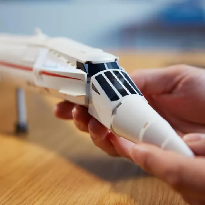Lego Icons 10318 Le Concorde - Maquette d'Avion à Construire pour Adultes, Set de Véhicule avec 2083 Pièces, Nez Inclinable et Train d'Atterrissage Fonctionnel