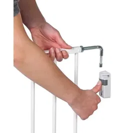 Safety 1st Barrière de sécurité extensible Wall-Fix, largeur 62-102 cm, ouverture à une main dans les 2 sens, métal blanc, fixation murale, pour enfants 6-24 mois