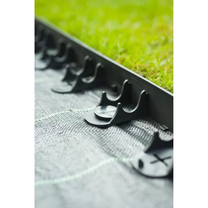 Nature Bordure de jardin en polypropylène et polyéthylène recyclé - Lot de 4 bordures et 16 ancres - H 4,5 cm x 1 m - Noir
