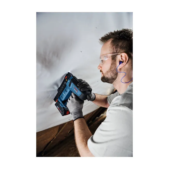 Bosch 0601482801 - Agrafeuse à bois 18V Brushless GTH 18V-14 L-BOXX avec système contre-balancier pour agrafes 6 à 14 mm, magasin 100 agrafes et LED