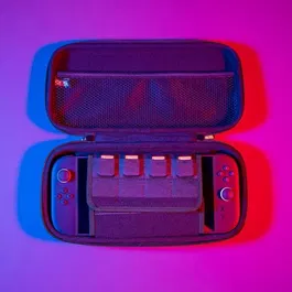 Konix Housse de transport et protection Nintendo Switch 2, OLED et Switch classique - Compartiments cartouches et accessoires - Motif One Piece Luffy Gear 5 Violet