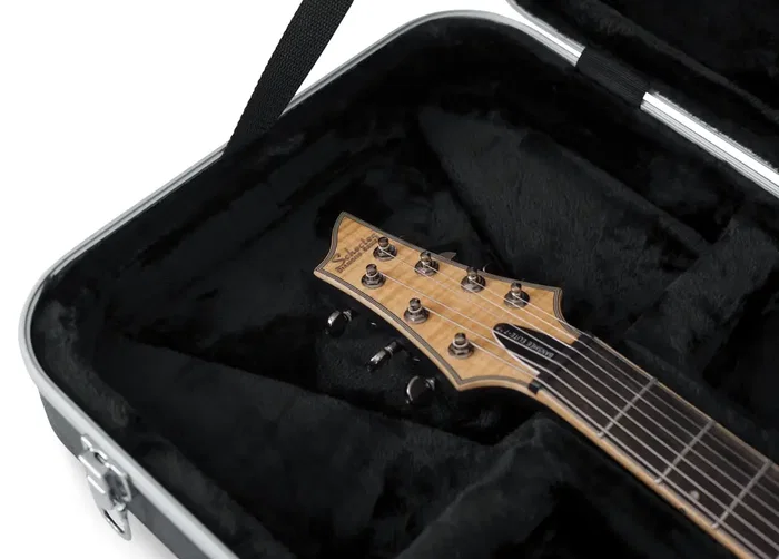 Gator Étui rigide pour guitare électrique extralarge - Noir Gator Étui rigide pour guitare électrique extralarge - Noir