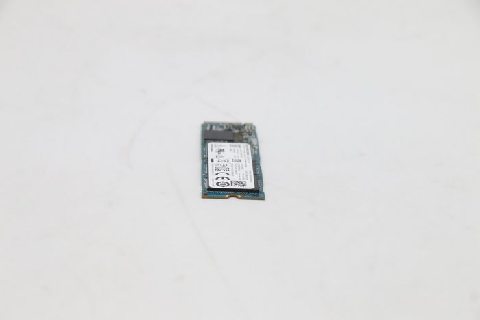 Lenovo M.2 NVMe SSD 1TB - Vitesse lecture 3500 Mo/s, écriture 3000 Mo/s, PCIe 3.0 x4, cryptage OPAL 2.0, format 2280 pour ordinateur portable