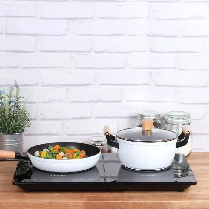 Livoo DOC235 Plaque à induction portable compacte 22 cm, 2000W, 10 niveaux, réglage température 60-240°C, noir