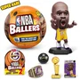 ZURU NBA Ballers S2 - Capsule surprise avec figurine aléatoire à collectionner - Poster et mini-ballon inclus - À partir de 3 ans