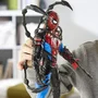 Hasbro Marvel Spider-Man VenomVersus - Figurine Spider-Man Métamorphose liquide de 28 cm avec accessoires - Jouet de super-héros pour enfant dès 4 ans