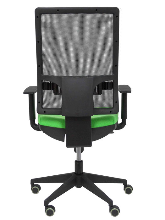 Chaise Horna Synchro 5 positions tissu Vert pistache Maille Noir Base pyramidale noire Accoudoir 1D Sans appui-tête Roulettes pour moquette Chaise Horna Synchro 5 positions tissu Vert pistache Maille Noir Base pyramidale noire Accoudoir 1D Sans appui-tête Roulettes pour moquette