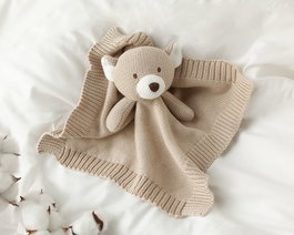 KioKids Doudou ours peluche beige - Collection Cotton friends - 100% coton et polyester - Jouet éco-responsable sans plastique - Pour bébé dès 2 mois