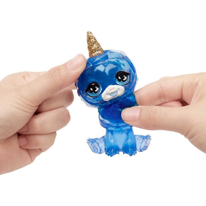 MGA Rainbow High - Poupée articulée Skyler Rainbow World de 25 cm avec accessoires - Jouet pour enfant dès 4 ans MGA Rainbow High - Poupée articulée Skyler Rainbow World de 25 cm avec accessoires - Jouet pour enfant dès 4 ans