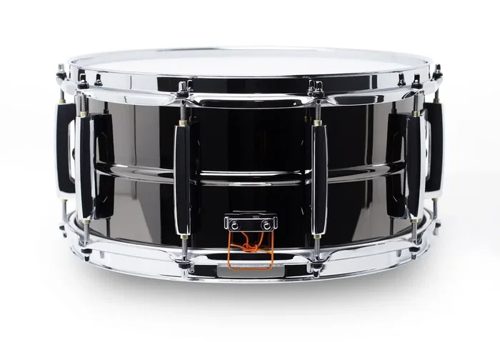 PEARL Caisse claire Sensitone Heritage Alloy Black Nickel-over-Brass 14" x 6,5" - 1 mm laiton finition Black Chrome