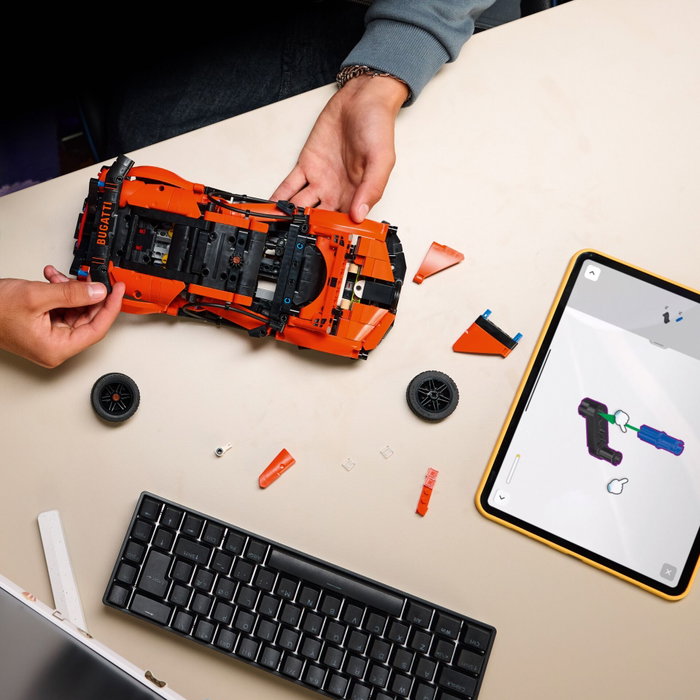 LEGO Technic 42222 Hypercar Bugatti Chiron Pur Sport LEGO Technic 42222 Hypercar Bugatti Chiron Pur Sport