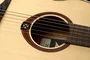 LAG Guitare Acoustique Travel Spruce Folk, Table Épicéa Massif, Dos et Éclisses Acajou, Format Voyage