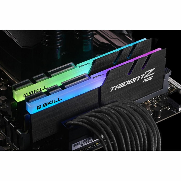 Mémoire RAM GSKILL Trident Z RGB 16 GB DDR4 3600 MHz CL18 Mémoire RAM GSKILL Trident Z RGB 16 GB DDR4 3600 MHz CL18