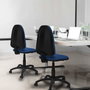 PIQUERAS Y CRESPO Chaise de bureau Aýna, tissu vert, base polyamide noir, roulettes parquet