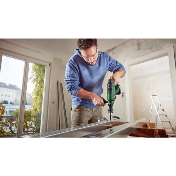 Bosch UniversalHammer 18V Perforateur SDS Plus sans fil 2,5 Ah - 2 J - Léger 2,5 kg Bosch UniversalHammer 18V Perforateur SDS Plus sans fil 2,5 Ah - 2 J - Léger 2,5 kg