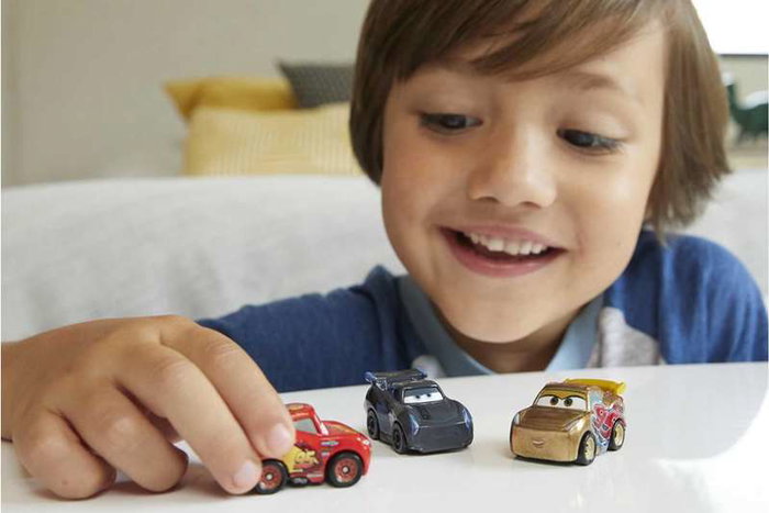 Mattel Mini Voitures Cars - Set de 3 Unités avec Carrosserie Métallique et Roues Giratoires - Modèles Variés