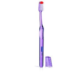 VITIS Brosse à dents rigide Hard - Tête diamant, brins ondulés pour un brossage efficace et quotidien - Manche flexible et ergonomique - 1 unité