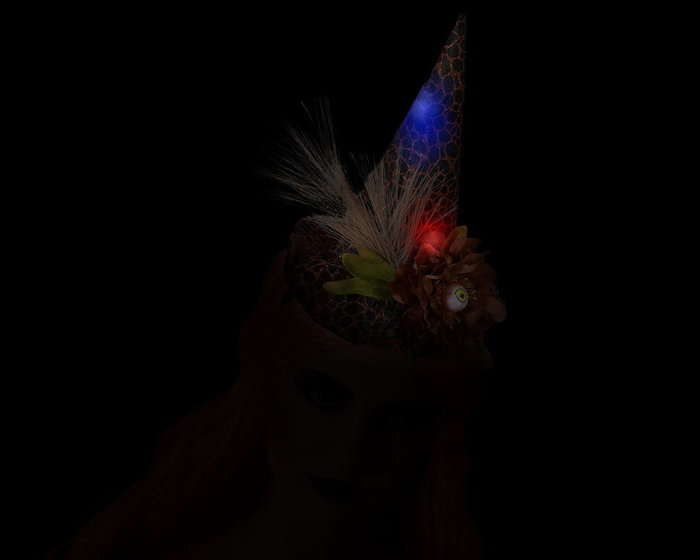 Diadème de sorcière avec chapeau et fleurs brunes en tissu pour déguisement adulte femme - Accessoire Halloween et fantasy