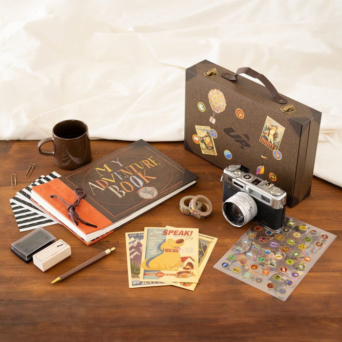 ERIK - Set Maletin Scrapbook My Adventure Book UP Disney Pixar - Mallette et Fournitures pour Album de Photos et Décorations - Format A6 et Washi Tape