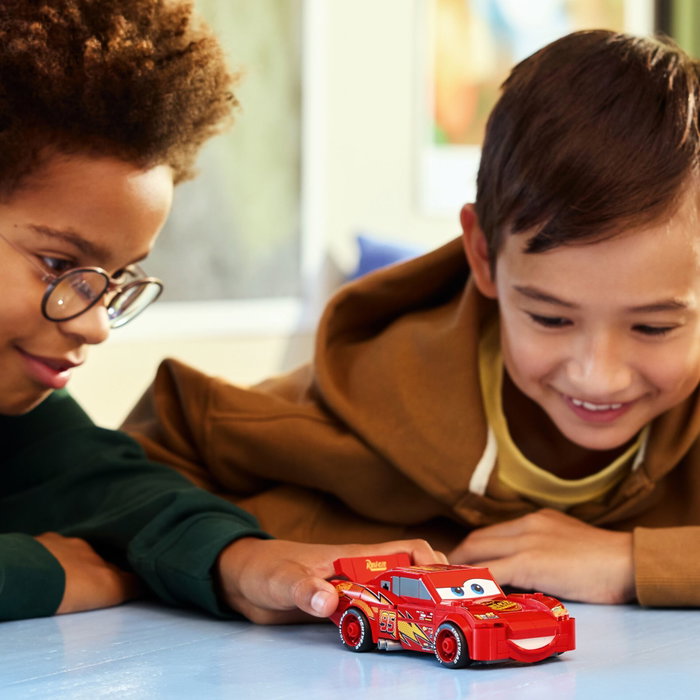 LEGO Speed Champions Flash McQueen 77255 - Jouet Voiture Rouge - 270 pièces LEGO Speed Champions Flash McQueen 77255 - Jouet Voiture Rouge - 270 pièces