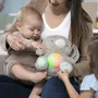 Ingenuity Doudou bébé lapin Sylvi, peluche apaisante avec vibrations, mélodies, lumières clignotantes et battement de cœur - Jouet d'éveil et cadeau de naissance