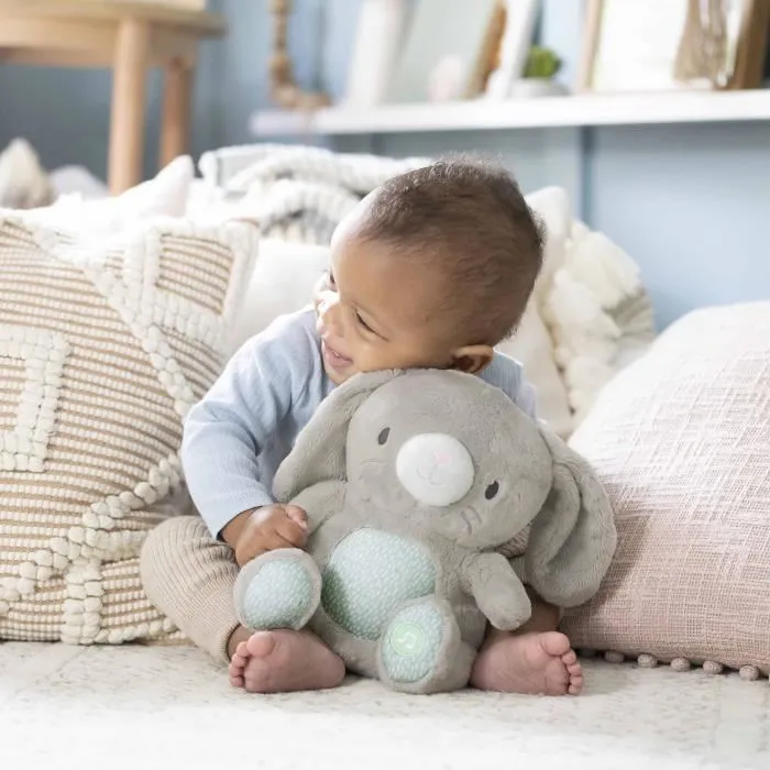 Ingenuity Doudou bébé lapin Sylvi, peluche apaisante avec vibrations, mélodies, lumières clignotantes et battement de cœur - Jouet d'éveil et cadeau de naissance