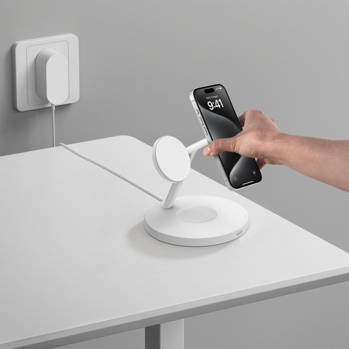 Belkin BoostCharge Pro WIZ032KQWH Station de recharge 3-en-1 15W Blanc
