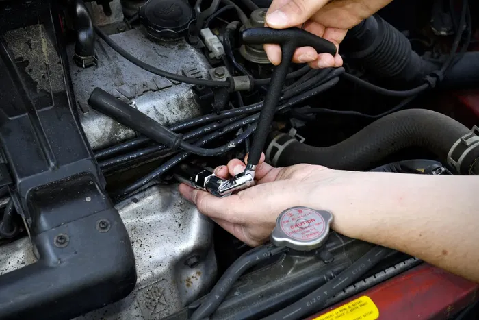 AEG - Clé à bougie articulée 3 douilles 14/16/21 mm pour véhicule essence - Poignée T antiglisse, acier inoxydable - Outillage 3/8