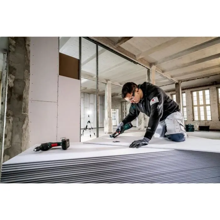 Metabo MT 18 LTX Outil multifonctions sans fil 18 V avec MetaBOX 145 L, patin et accessoires abrasifs Metabo MT 18 LTX Outil multifonctions sans fil 18 V avec MetaBOX 145 L, patin et accessoires abrasifs