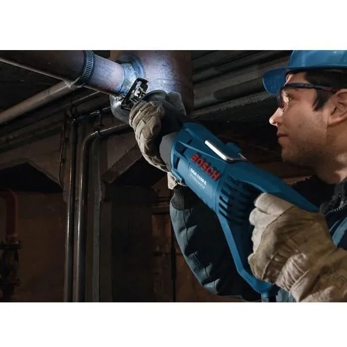 Bosch Professional GSA 1100 E Scie sabre professionnelle 1100W, coupe 230mm bois, 2 lames incluses, coffret