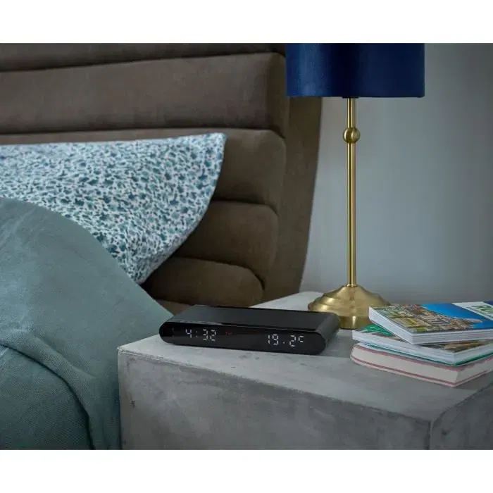 THOMSON - Réveil Station de Charge avec Alarmes, Affichage Température - Chargeur Induction 15W, Port USB-C, Alimentation 230V - Noir