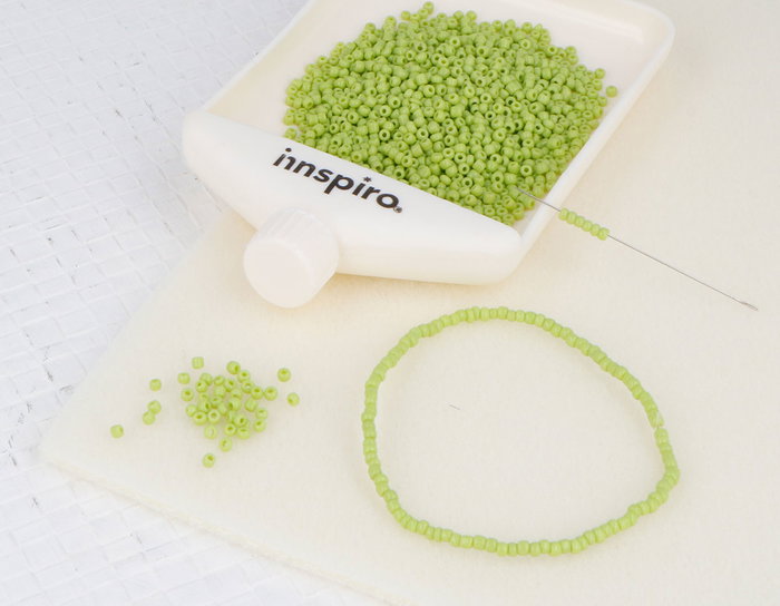 Innspiro Rocaille de verre rond vert avocat opaque 2,3mm - 120g
