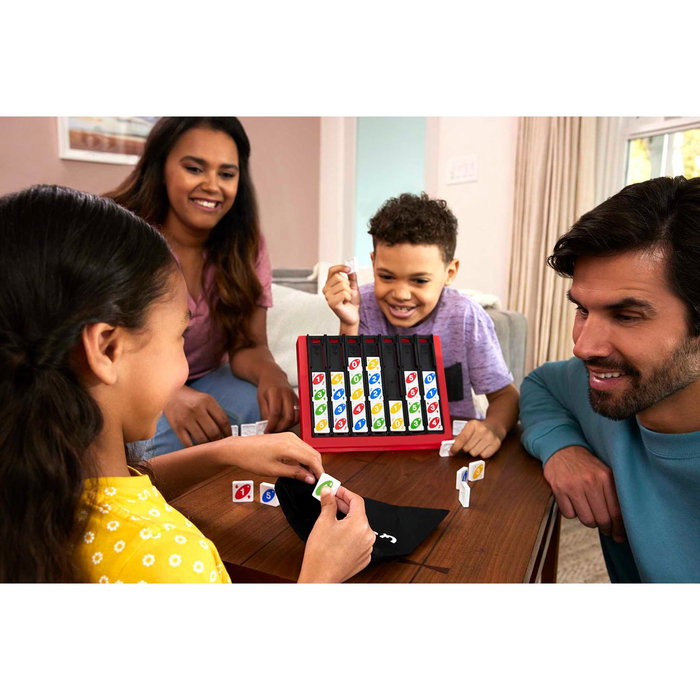 Mattel Games UNO Quatro HPF82 - Jeu de société stratégique et familial, à partir de 7 ans