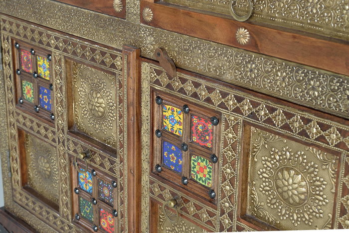 Giner y Colomer Commode en Bois d'Acacia Massif Style Éthnique avec Applications Céramique et Bronze, Coloris Cerisier, 90x105x40 cm