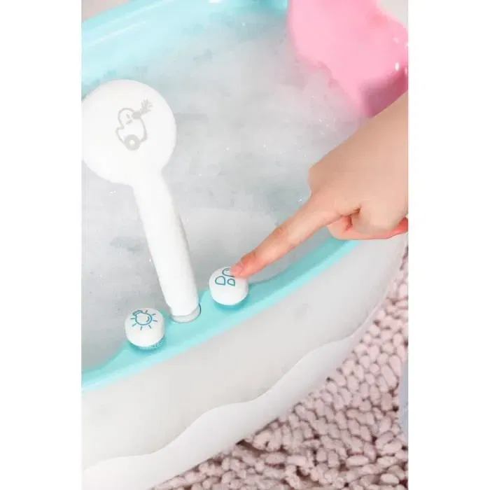 Baby Born Baignoire pour poupée avec effets lumineux et sonores, pomme de douche électronique et canard de bain amovible - Dès 3 ans - Bleu et gris Baby Born Baignoire pour poupée avec effets lumineux et sonores, pomme de douche électronique et canard de bain amovible - Dès 3 ans - Bleu et gris