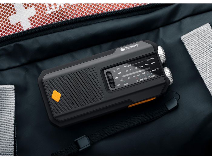 Sandberg Survivor Radio All-in-1 2000 - Radio AM/FM portable avec panneau solaire, power bank 2000 mAh, lampe de poche et manivelle