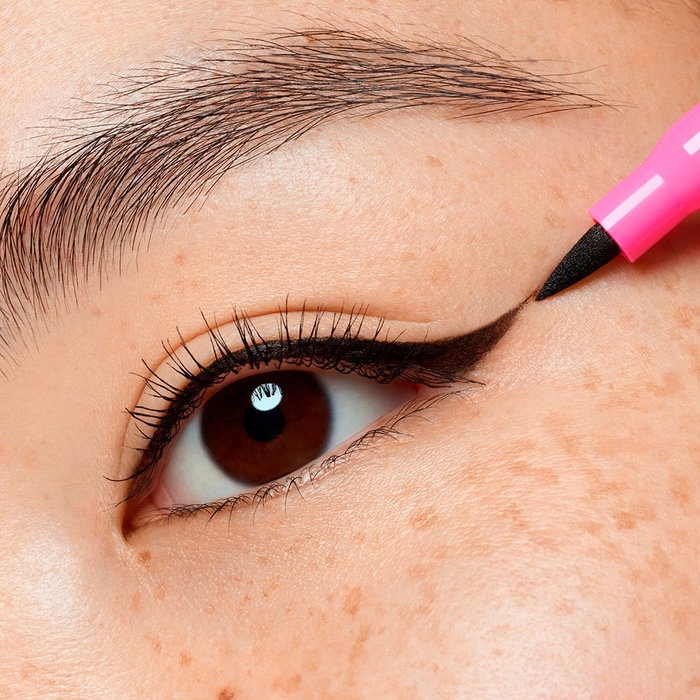 Essence Line It Like a Pro! Eyeliner liquide double terminaison Noir 01 Essence Line It Like a Pro! Eyeliner liquide double terminaison Noir 01